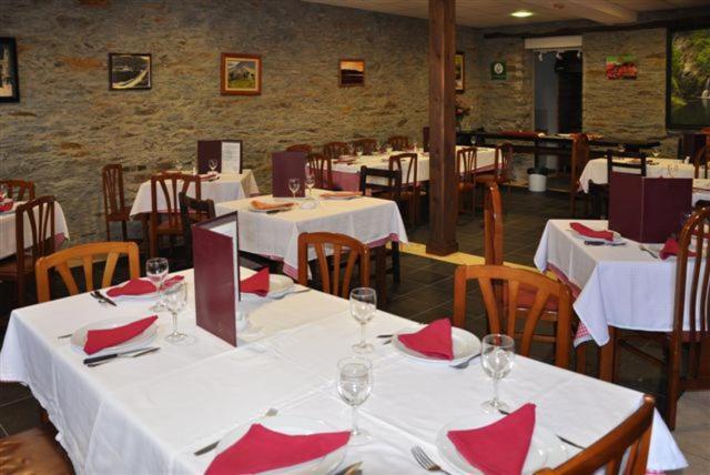 A Reigada Hotel Restaurante Grandas de Salime Exteriér fotografie